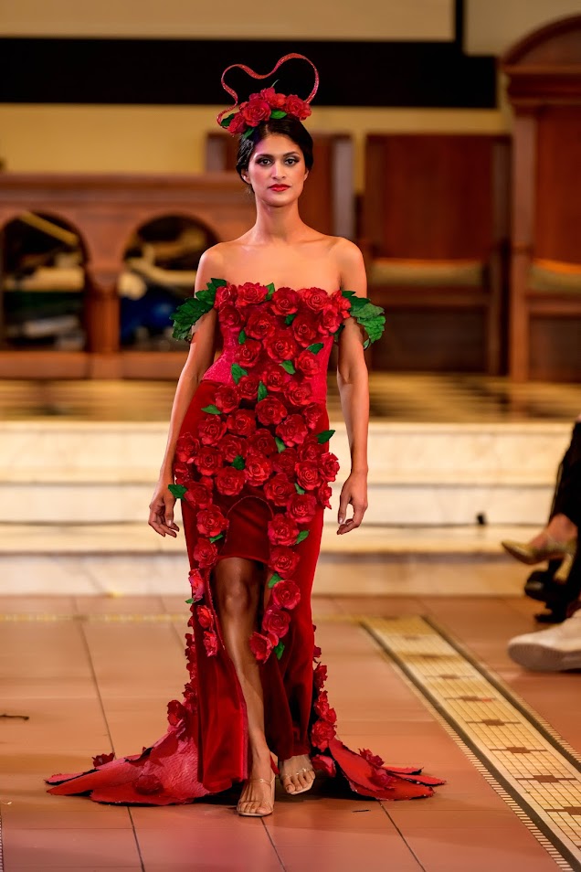 Narina Wearable Art Shines at Upcycle Fashion Week by Sizzle Arts: A Triumph of Sustainability and Dramatic Elegance — photo 4